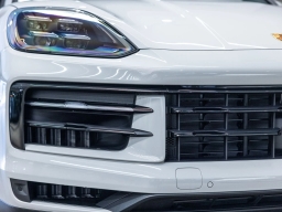 Porsche Cayenne Base AWD 2026