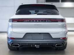 Porsche Cayenne Base AWD 2026