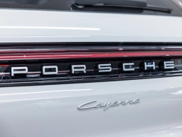 Porsche Cayenne Base AWD 2026