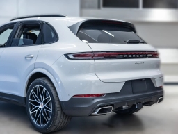 Porsche Cayenne Base AWD 2026