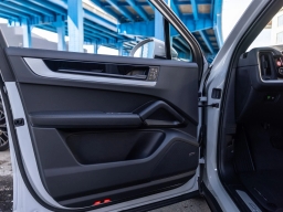 Porsche Cayenne Base AWD 2026