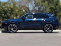 Porsche Cayenne Base AWD 2026