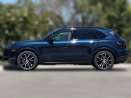 Porsche Cayenne Base AWD 2026