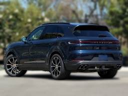 Porsche Cayenne Base AWD 2026