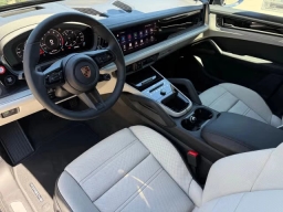 Porsche Cayenne Base AWD 2026