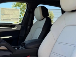 Porsche Cayenne Base AWD 2026