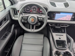 Porsche Cayenne Base AWD 2026