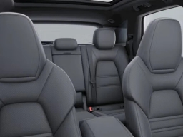 Porsche Cayenne Base AWD 2026