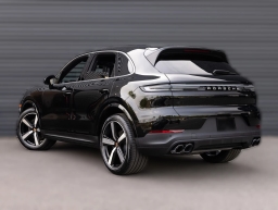 Porsche Cayenne Base AWD 2026