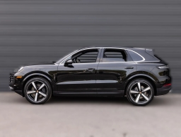 Porsche Cayenne Base AWD 2026