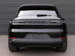 Porsche Cayenne Base AWD 2026