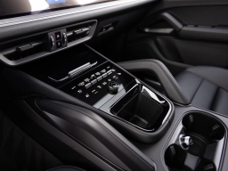 Porsche Cayenne Base AWD 2026