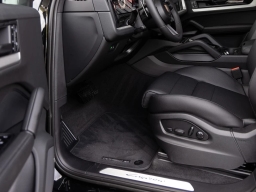 Porsche Cayenne Base AWD 2026