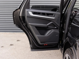 Porsche Cayenne Base AWD 2026