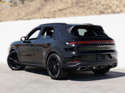 Porsche Cayenne Base AWD 2026