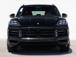 Porsche Cayenne Base AWD 2026