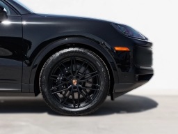 Porsche Cayenne Base AWD 2026