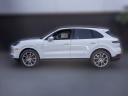 Porsche Cayenne Base AWD 2026