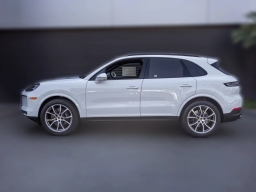 Porsche Cayenne Base AWD 2026