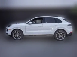 Porsche Cayenne Base AWD 2026