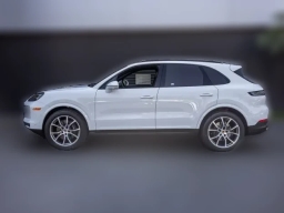 Porsche Cayenne Base AWD 2026
