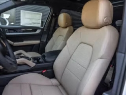 Porsche Cayenne Base AWD 2026