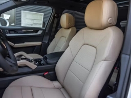 Porsche Cayenne Base AWD 2026
