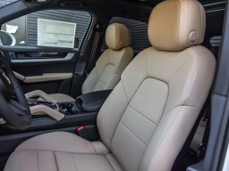 Porsche Cayenne Base AWD 2026
