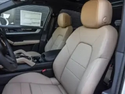 Porsche Cayenne Base AWD 2026