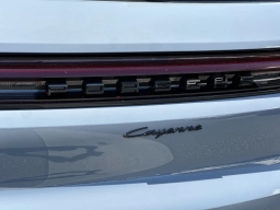 Porsche Cayenne Base AWD 2026
