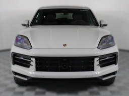 Porsche Cayenne Base AWD 2026