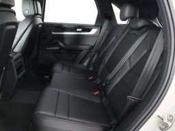 Porsche Cayenne Base AWD 2026