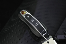 Porsche Cayenne Base AWD 2026
