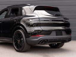 Porsche Cayenne Base AWD 2026