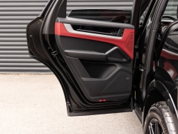 Porsche Cayenne Base AWD 2026