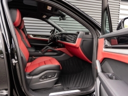 Porsche Cayenne Base AWD 2026