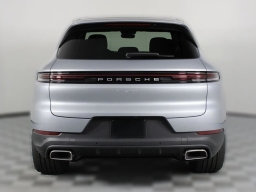 Porsche Cayenne Base AWD 2026