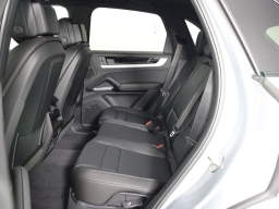 Porsche Cayenne Base AWD 2026