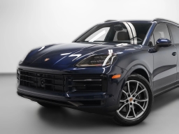 Porsche Cayenne Base AWD 2026