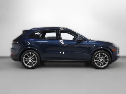 Porsche Cayenne Base AWD 2026