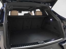 Porsche Cayenne Base AWD 2026