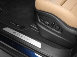 Porsche Cayenne Base AWD 2026