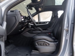 Porsche Cayenne Base AWD 2026