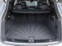Porsche Cayenne Base AWD 2026