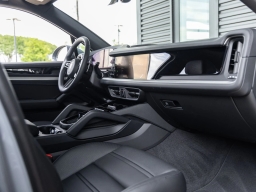 Porsche Cayenne Base AWD 2026