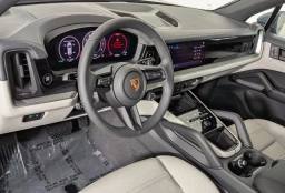 Porsche Cayenne Base AWD 2026