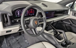 Porsche Cayenne Base AWD 2026