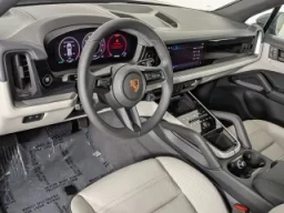Porsche Cayenne Base AWD 2026