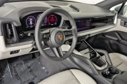 Porsche Cayenne Base AWD 2026