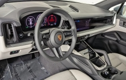 Porsche Cayenne Base AWD 2026